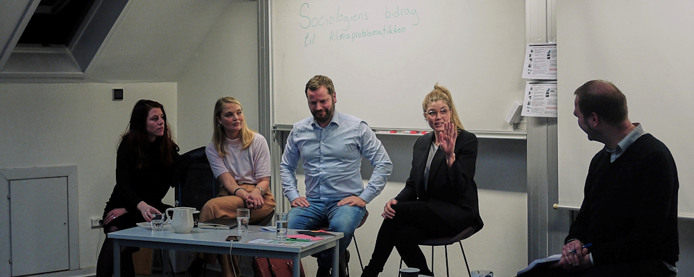 Paneldebat om Sociologiens bidrag til klimaproblematikken - med Frieda Molin, Rasmus Sielemann, Martha Nørgaard og Majken Mac og moderator Anders Blok.